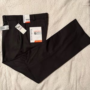 VanHeusen pant, 32x32 straight fit, charcoal. NWT